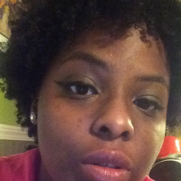 Meet your Posher, Paige - Picture 1 of 1